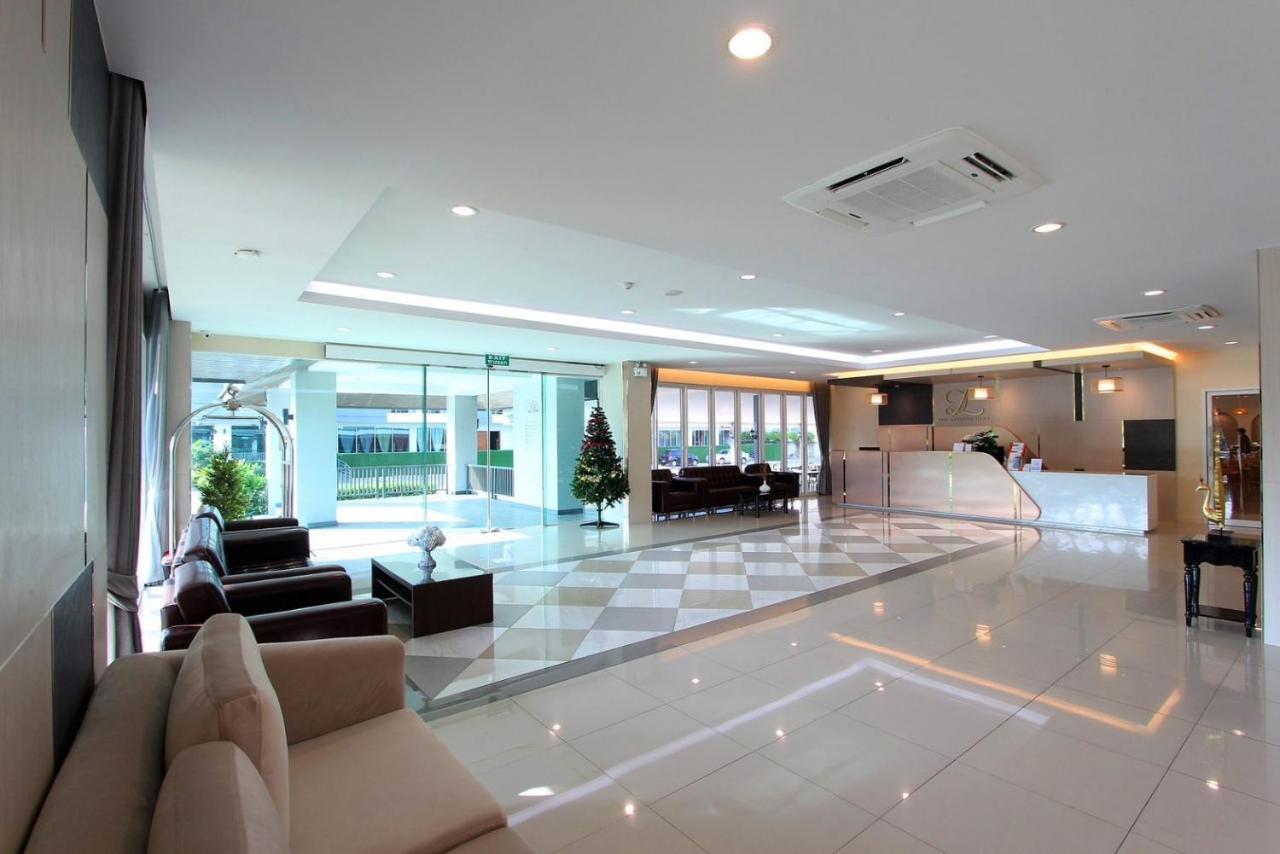 The Leisure Hotel Bang Bo Exterior photo